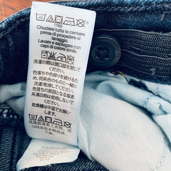 Baby Gap, Skinny Fit Jeans with button accents, size 4T - Picture 8 of 8